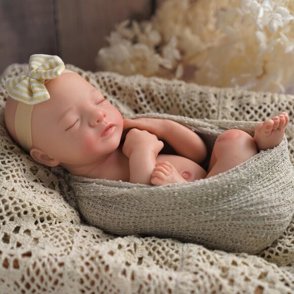 🆕16 Inch Full Platinum Silicone 4 Lb Sleeping Baby Girl Real Life Baby Doll - Picture 12 of 14